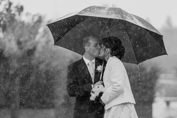 Boda lloviendo